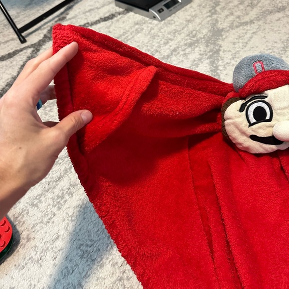 OHIO State comfy critter blanket - Picture 2 of 11